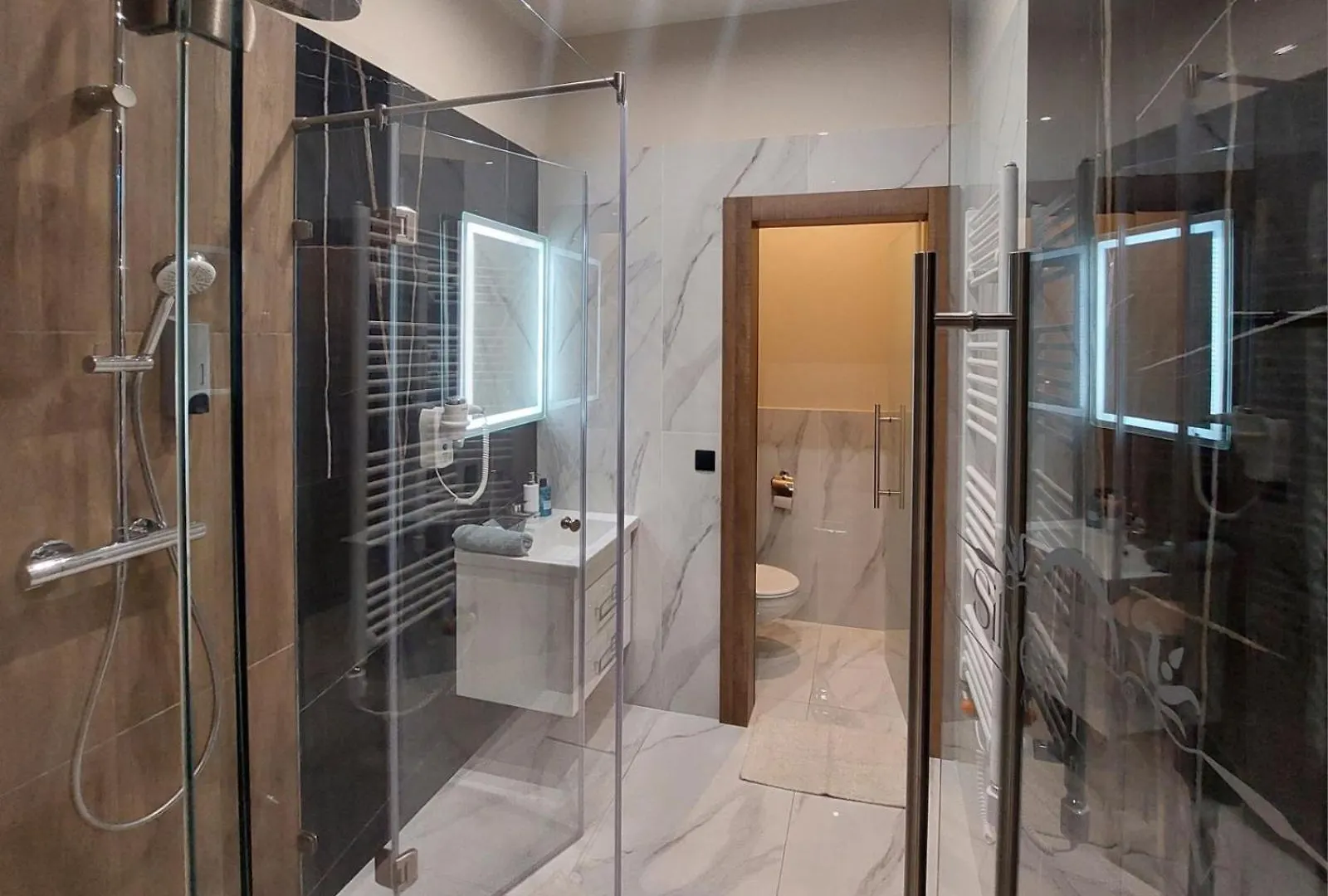 Silver Dawn Apartments Szegedin